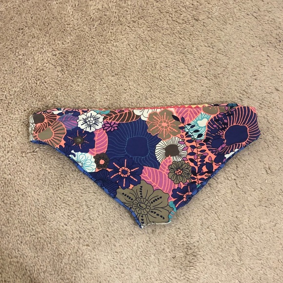Double sided bikini bottoms - Picture 2 of 4